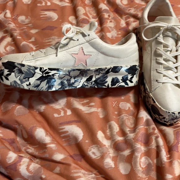 Platform converse! 😍 - Picture 2 of 5